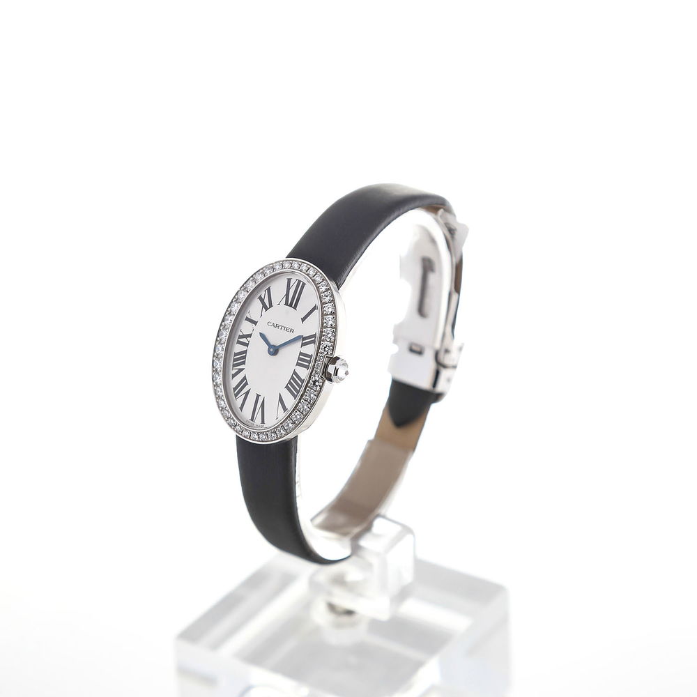 The luxury fake Cartier Baignoire WB520008 watches are made from white gold and diamonds.